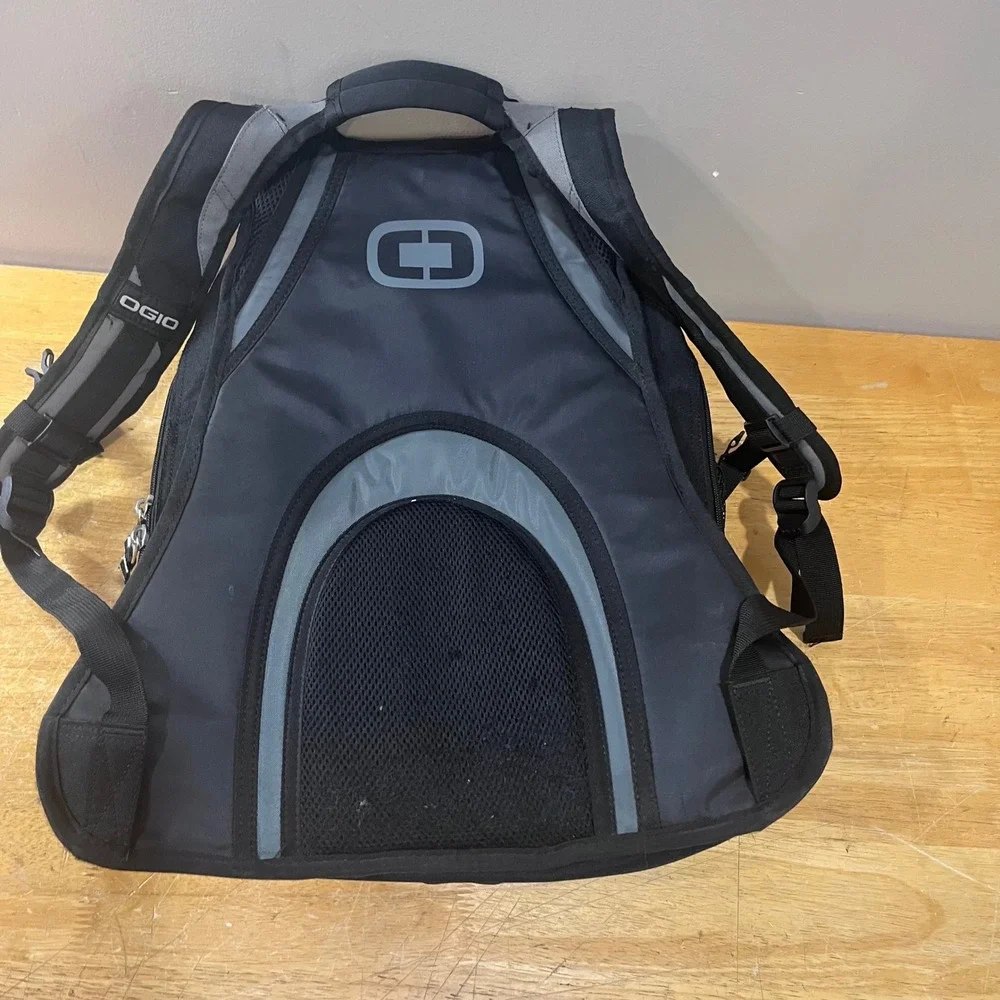 OGIO Street Tech Specs Backpack Black Grey Y2K‎ Techwear Laptop Bag Commuter Vtg